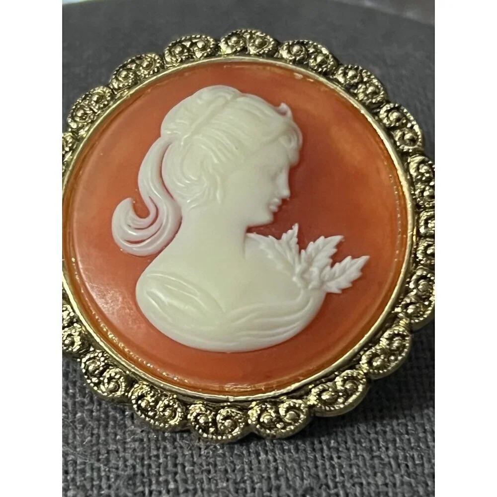 Vintage Cameo Costume Jewelry Scarf Clip Ivory Orange Goldtone W. Germany